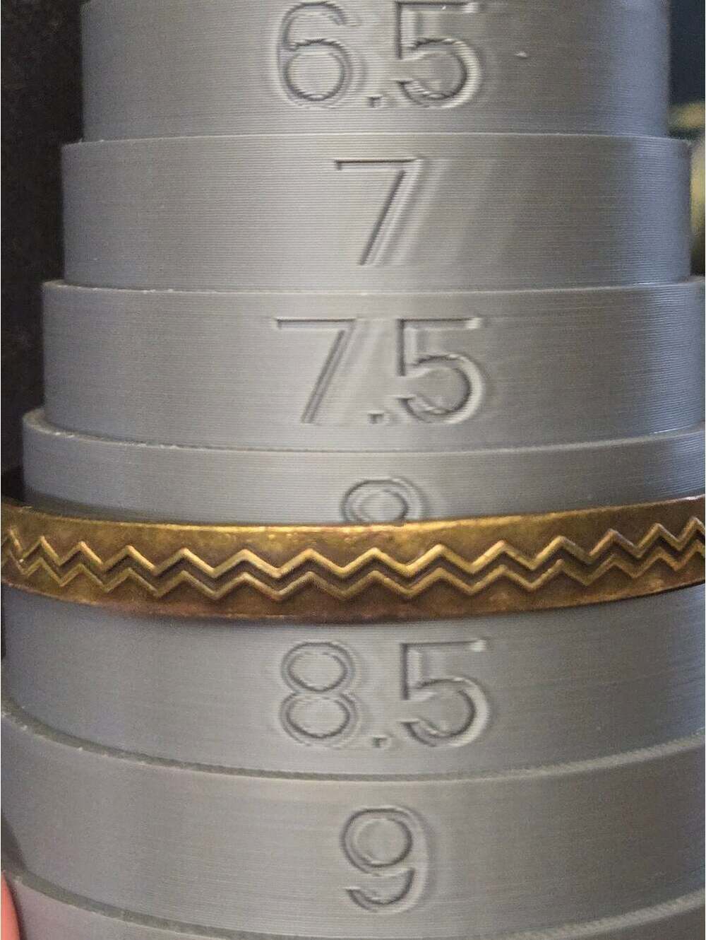 Vintage Chevron Pattern Brass Metal Bangle Bracelet Size 8